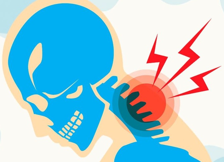 17 упражнений, которые помогут избавиться от боли в шее и плечах