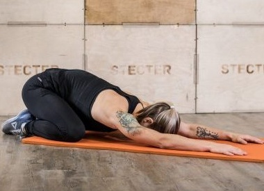 15 упражнений для осанки, которые займут всего 10 минут