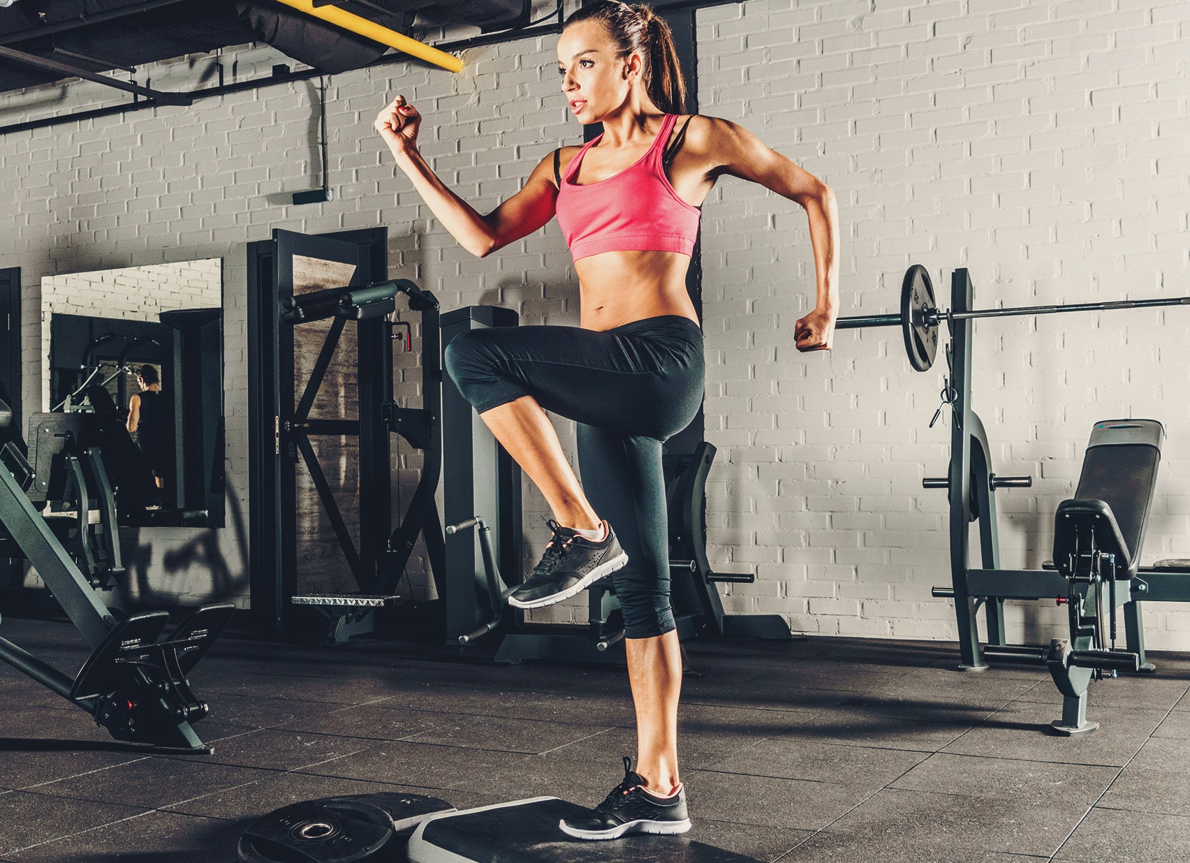 30 упражнений для жёсткой кардиотренировки, которая оставит вас без сил